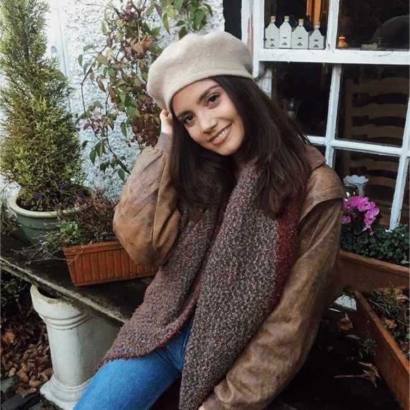 NWT Urban Outfitters Felt Beret - Picture 2 of 6